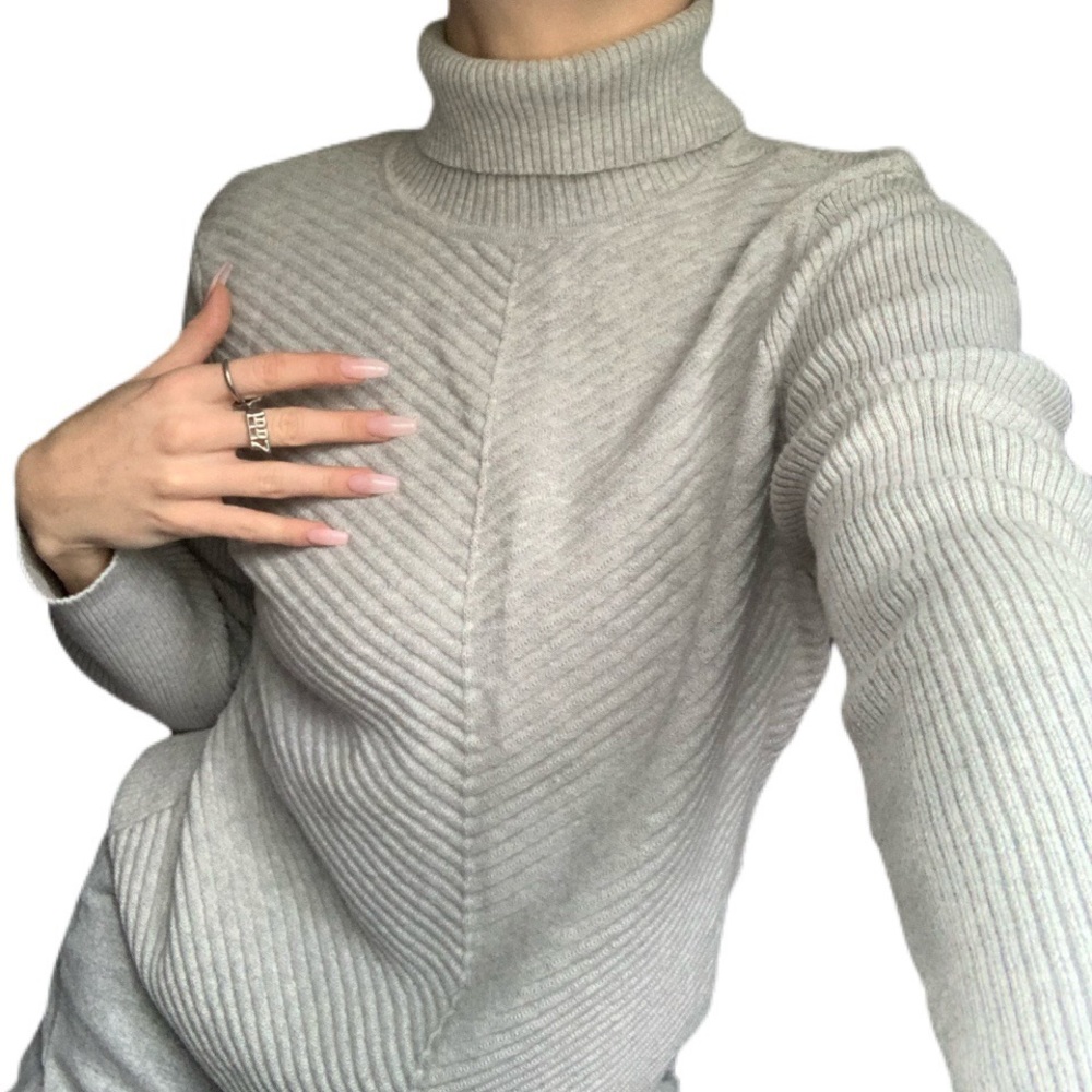 vintage turtleneck sweater with fishtail pattern